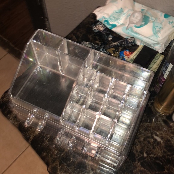 Makeup Organizer - Picture 2 of 2